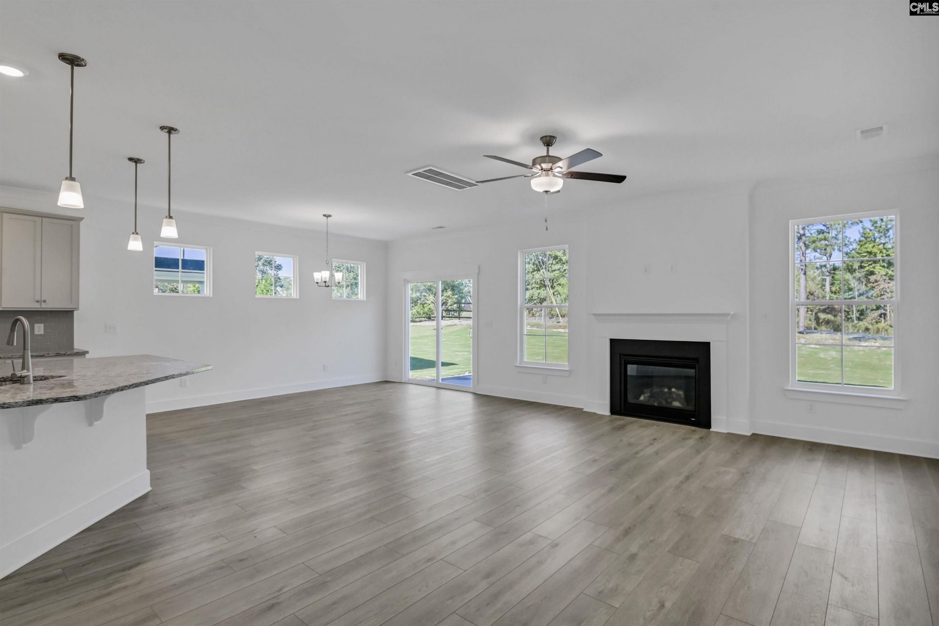 632 Thunder Gulch Avenue Photo 8