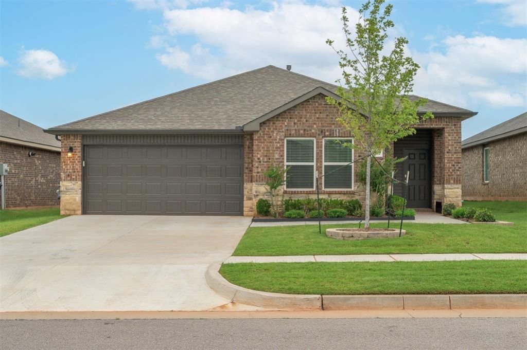10517 SW 41st Place, Yukon, OK 73099 Main Photo