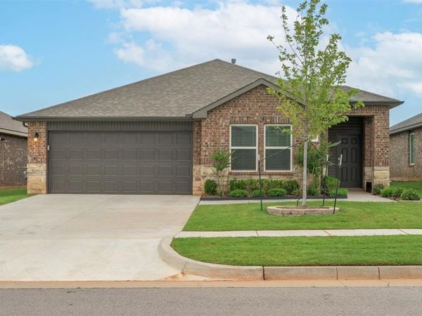 10517 SW 41st Place, Yukon, OK 73099