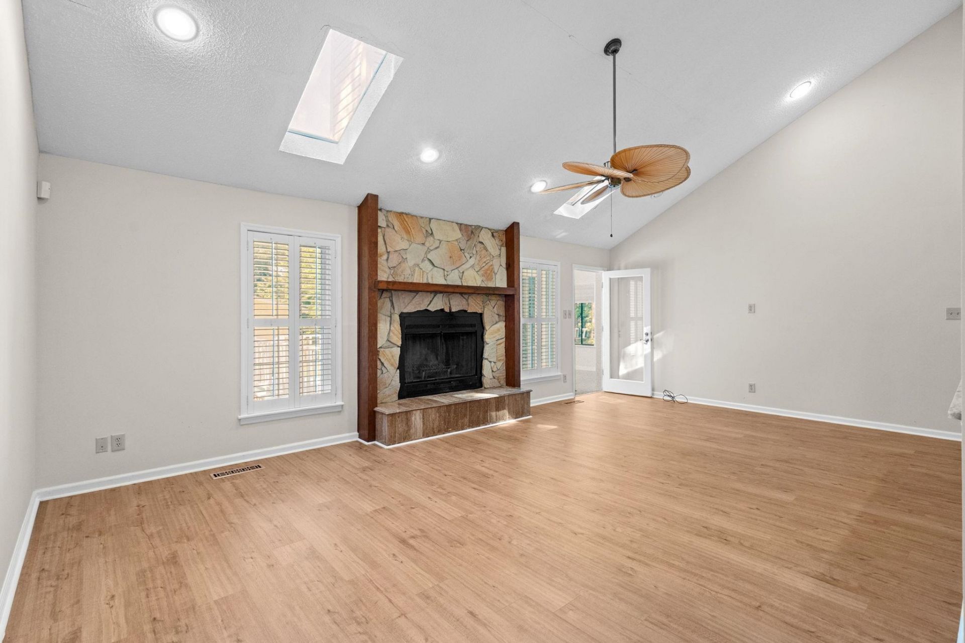 489 Crooked Oak Dr. Photo 23