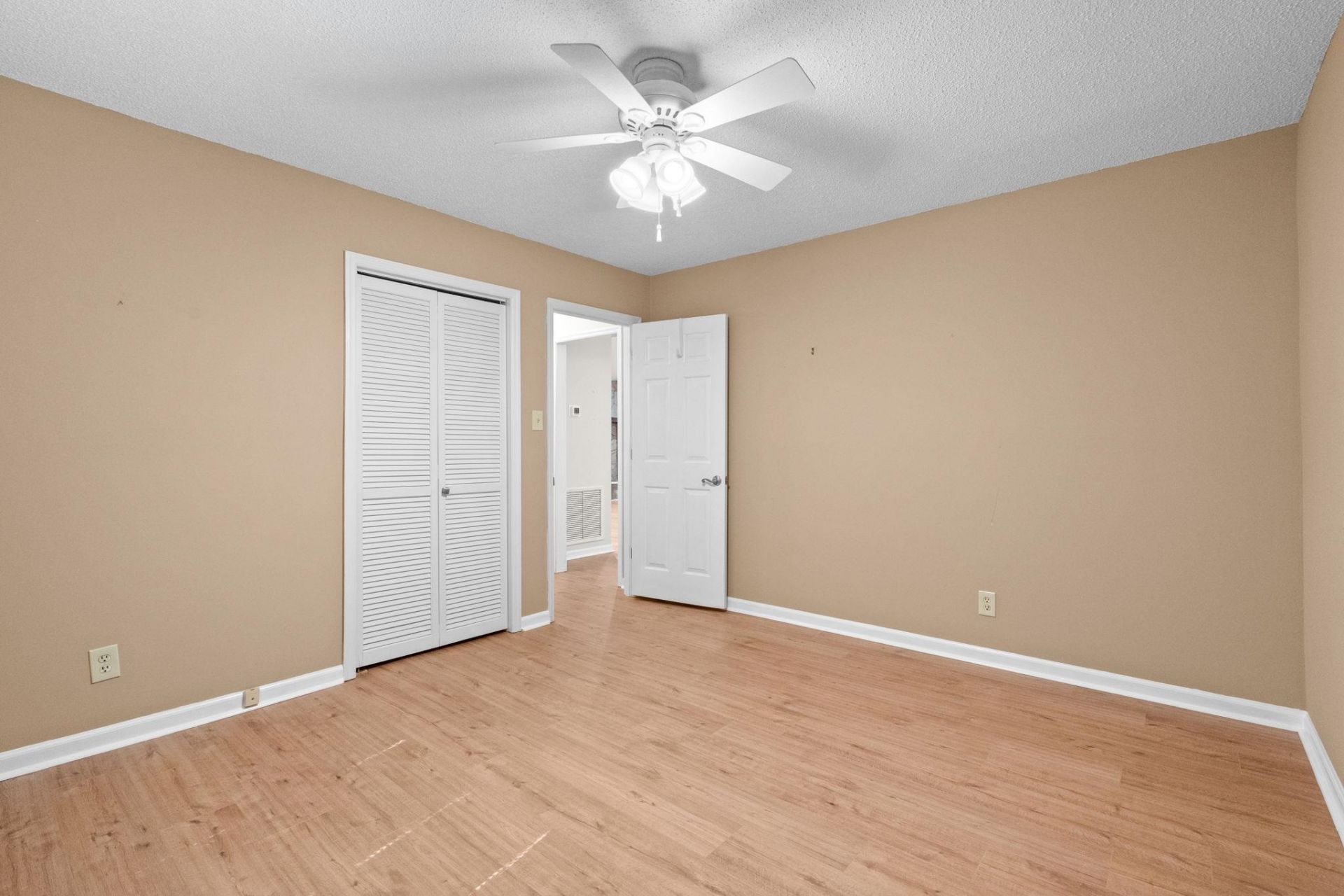 489 Crooked Oak Dr. Photo 32