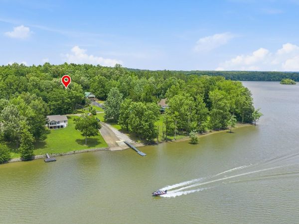 300 FEATHERFOOT PARKWAY LOOP, Parsons, TN 38363