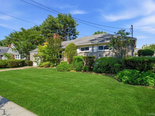 169 Landau Avenue, Floral Park, NY 11001
