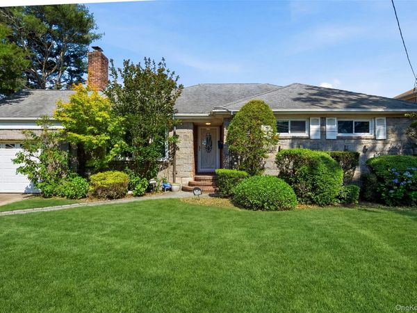 169 Landau Avenue, Floral Park, NY 11001