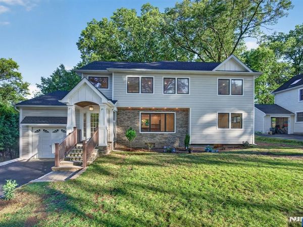 2 Garden Court, Ho-Ho-Kus, NJ 07423