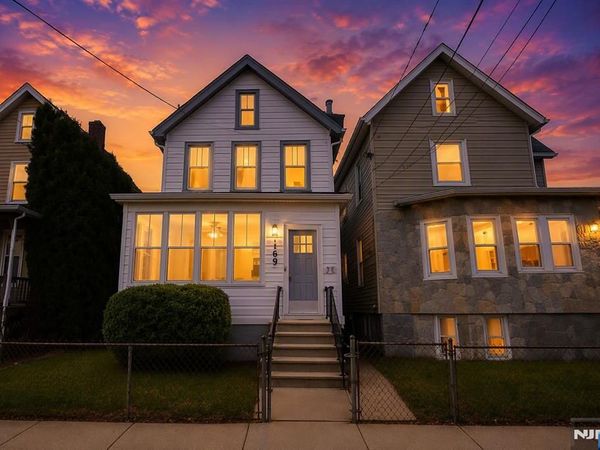 169 Oakwood Place, ORANGE, NJ 07050