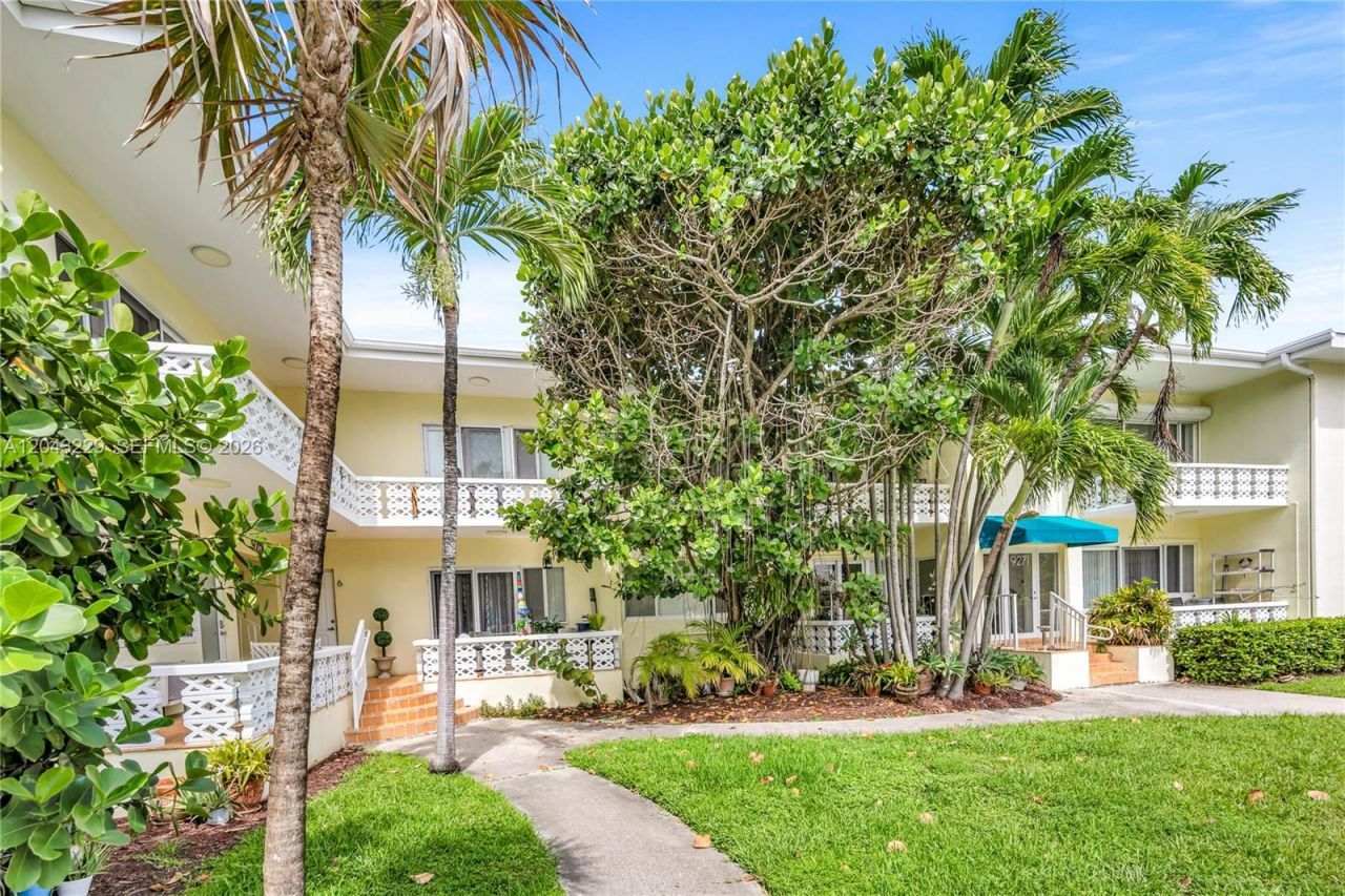 9281 W Bay Harbor Dr , Unit 15, Bay Harbor Islands, FL 33154 Photo