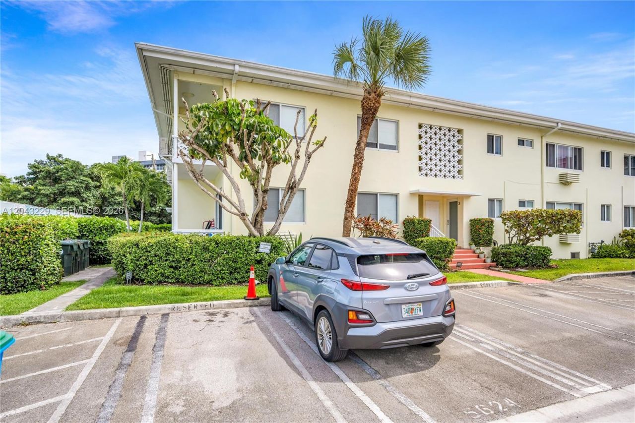 9281 W Bay Harbor Dr , Unit 15, Bay Harbor Islands, FL 33154 Photo