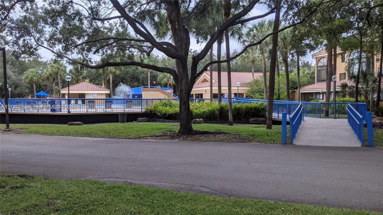 15509 N Miami Lakeway N , Unit 102, Miami Lakes, FL 33014 Photo