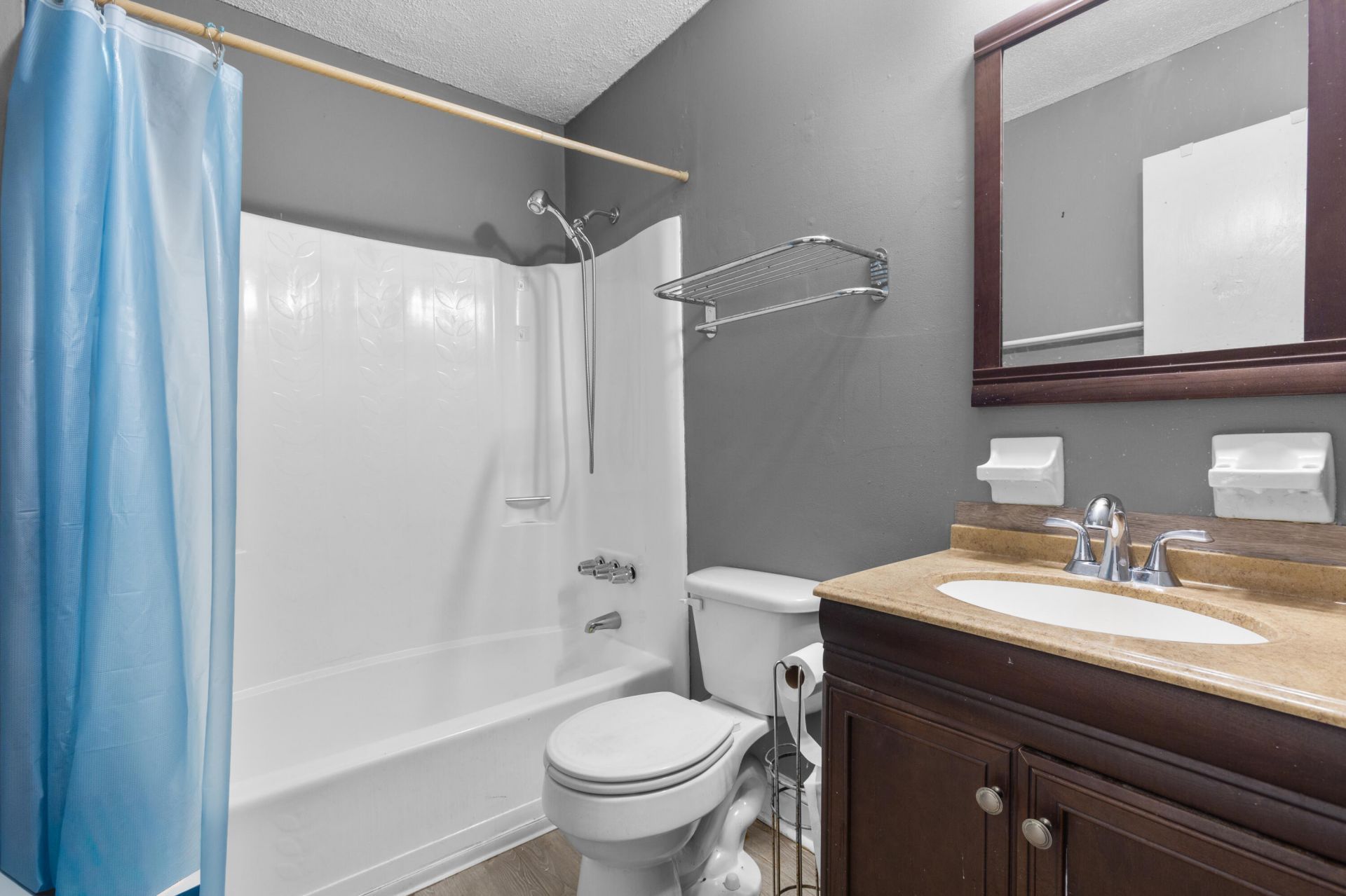100 Kimeran Lane Photo 11