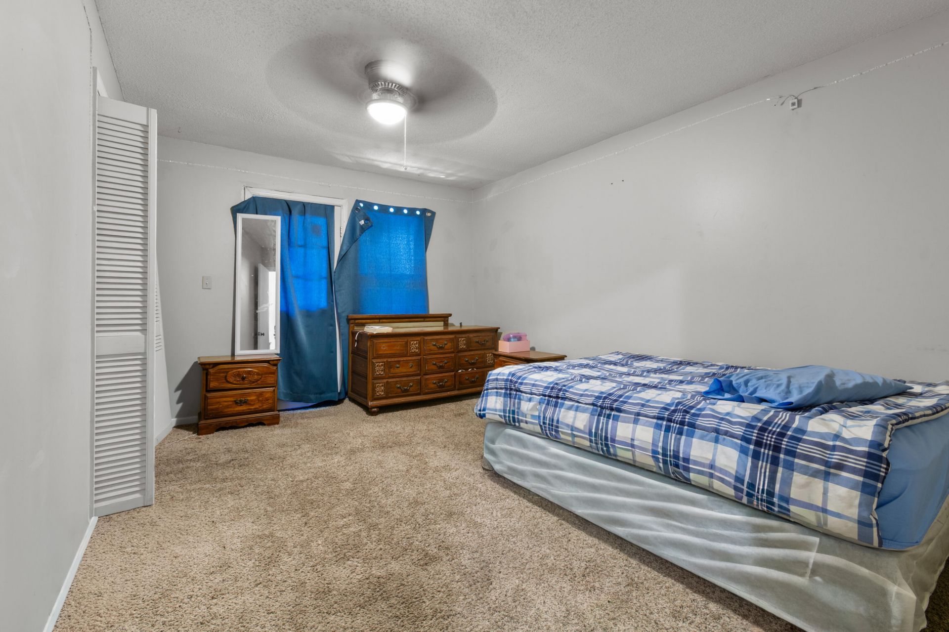 100 Kimeran Lane Photo 12