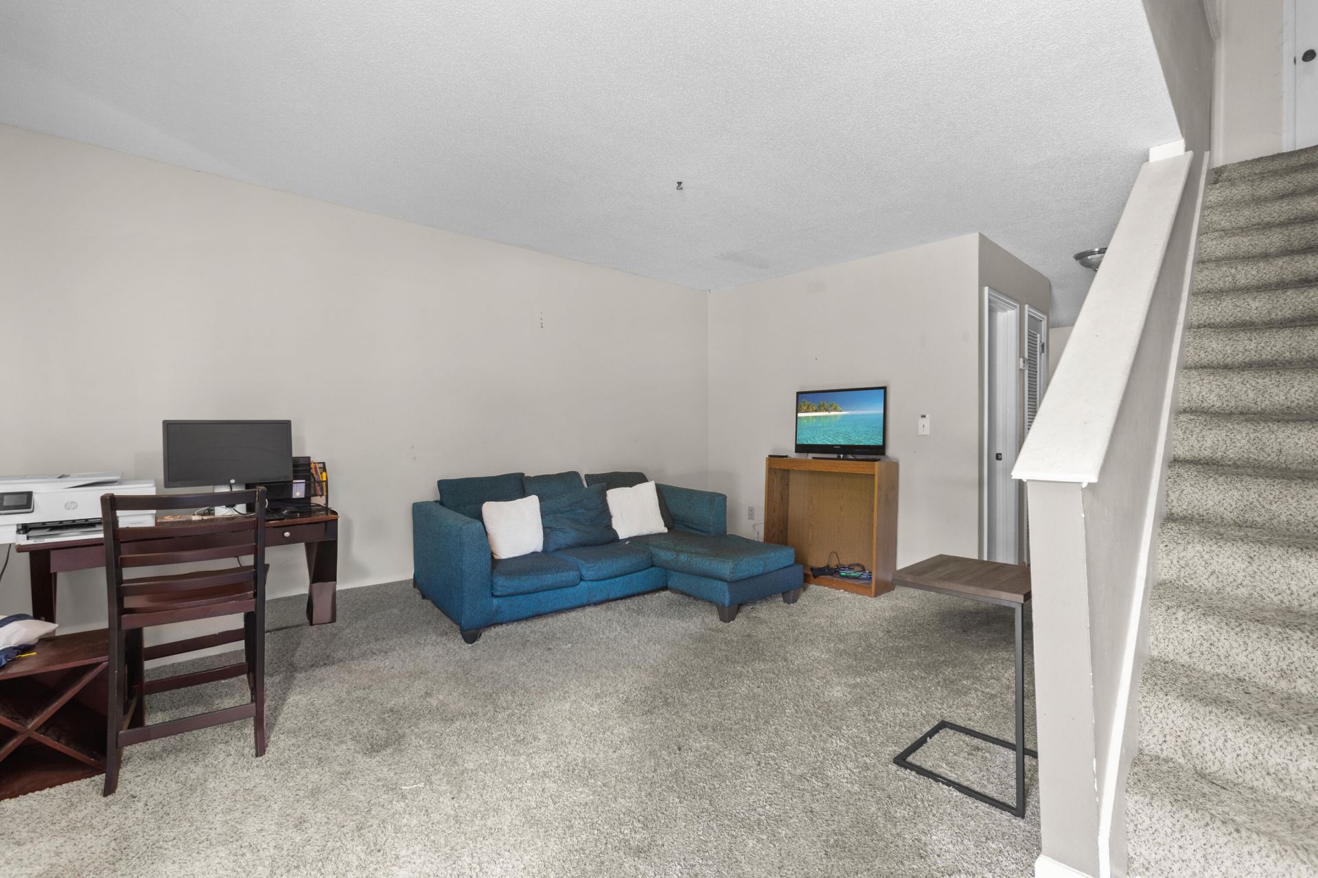 100 Kimeran Lane Photo 4