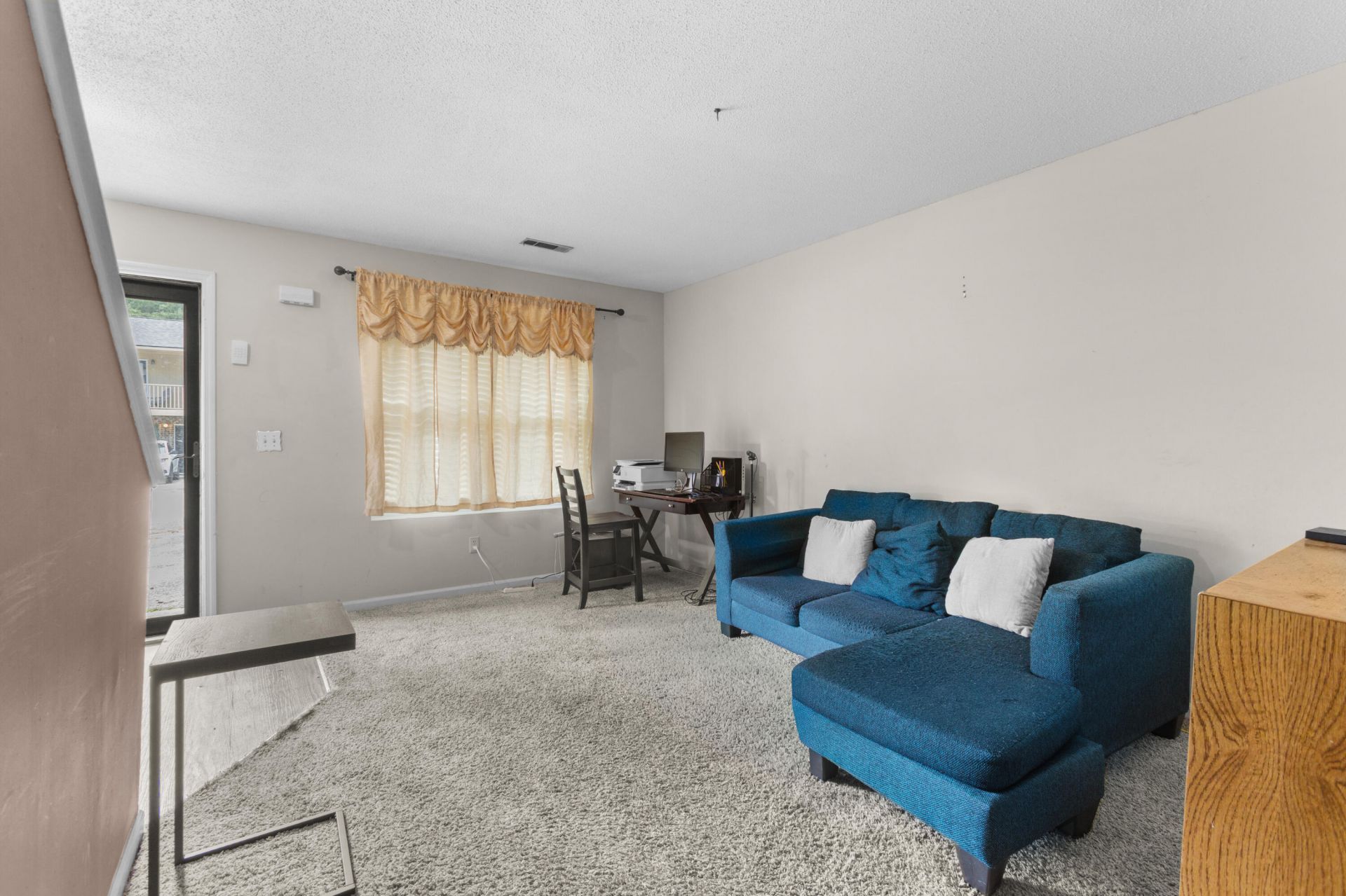 100 Kimeran Lane Photo 5