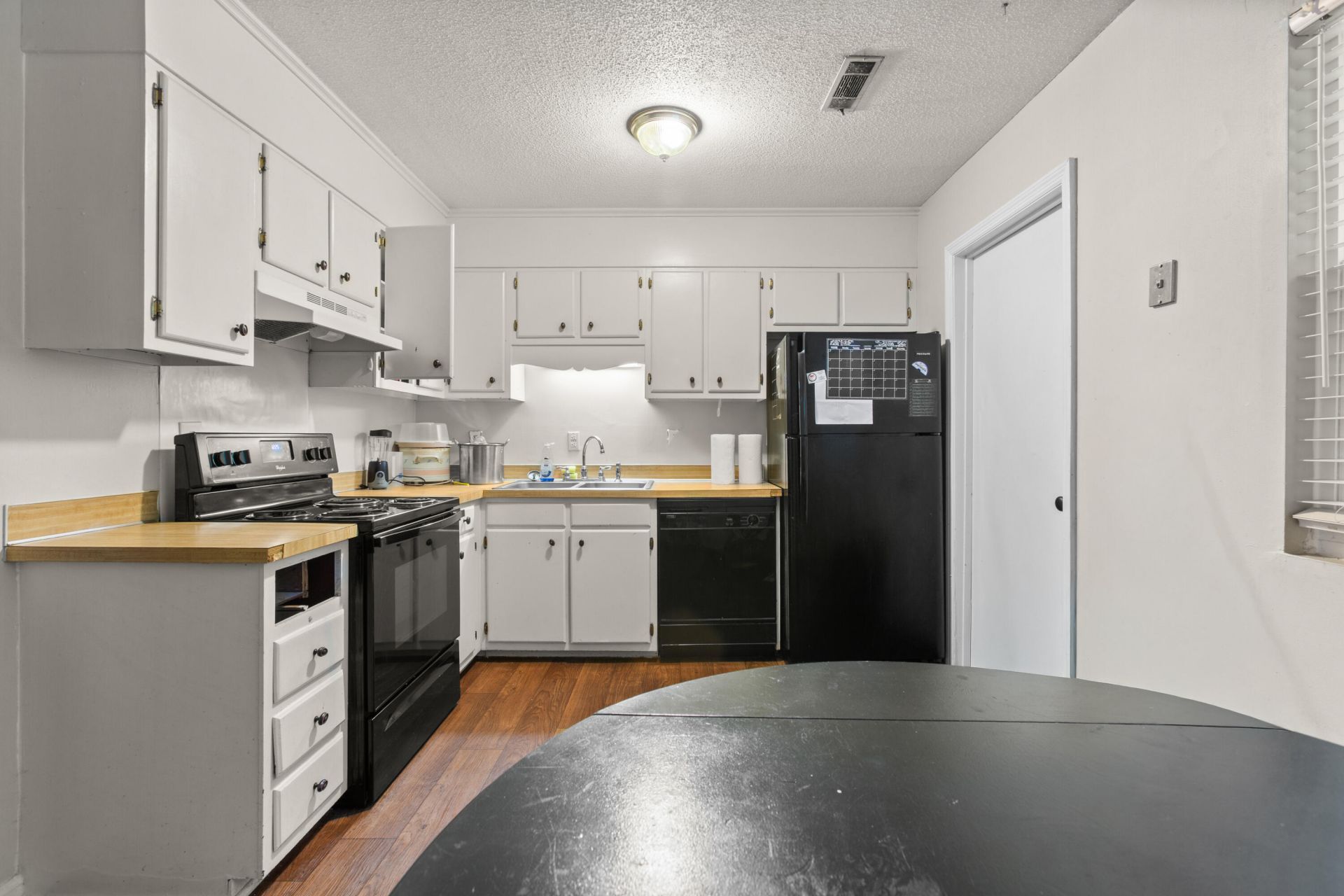 100 Kimeran Lane Photo 8