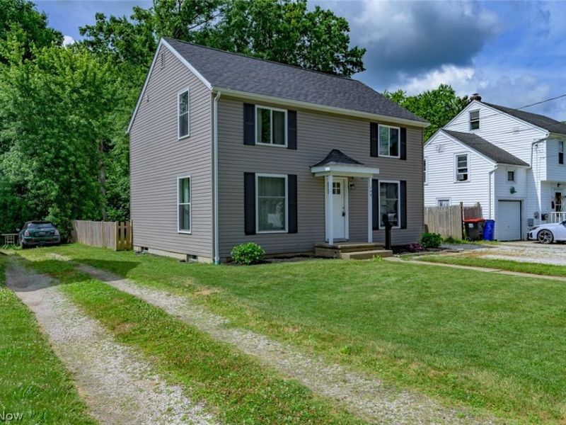 746 E Highland Avenue, Ravenna, OH 44266 Photo 3