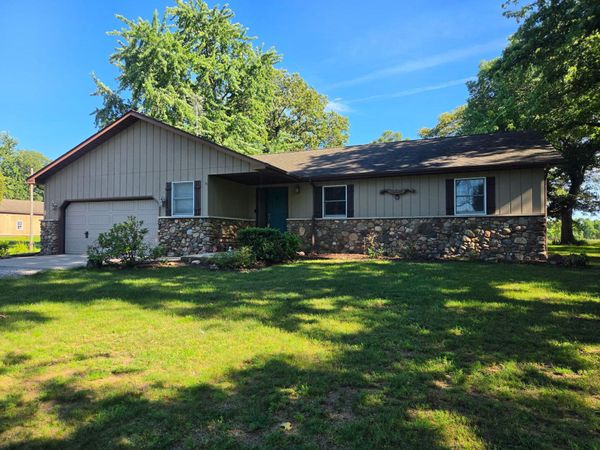 1809 W 900 N , Wheatfield, IN 46392
