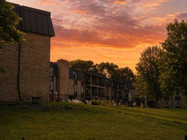 4207 Lakeside Avenue N, Unit 122, Brooklyn Center, MN 55429