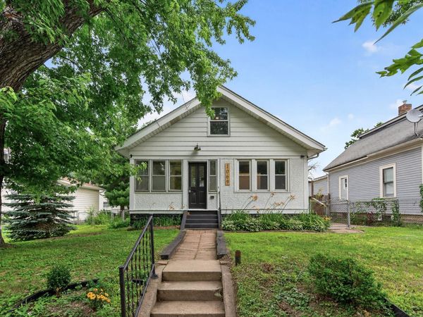 1069 Minnehaha Avenue W, Saint Paul, MN 55104
