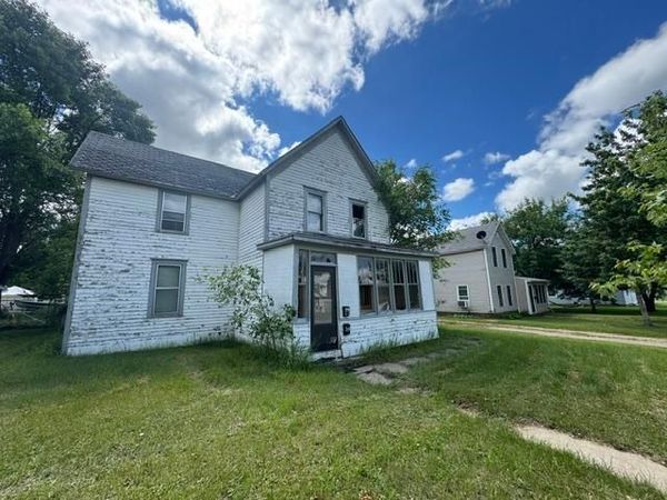 216 1st Street NE, Wadena, MN 56482