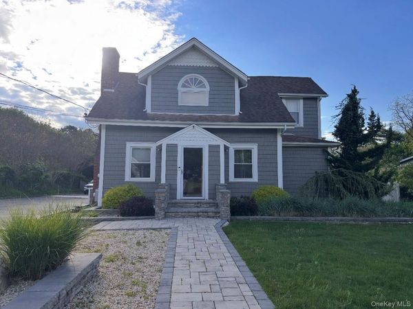 328 S Country Road , Brookhaven, NY 11719