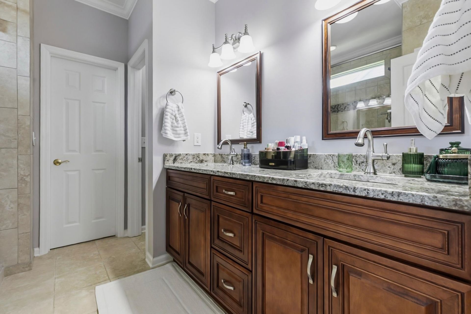 5915 Mossy Oaks Dr. Photo 14