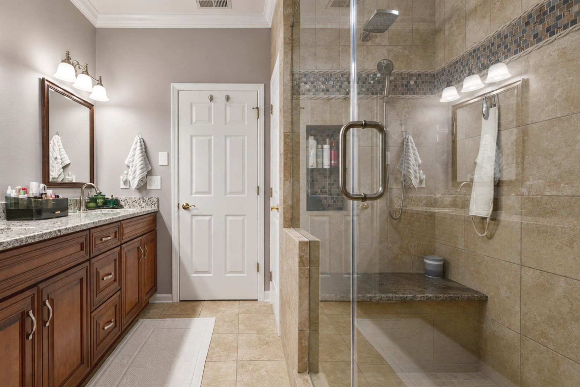 5915 Mossy Oaks Dr. Photo 16