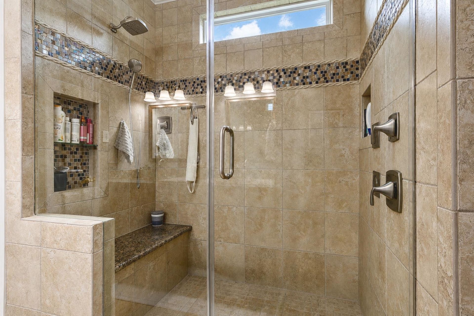 5915 Mossy Oaks Dr. Photo 17