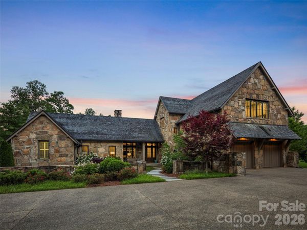 332 Walnut Valley Parkway , Arden, NC 28704