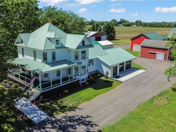 15607 Lakeshore Road , Kent, NY 14477