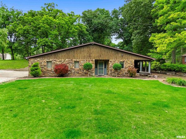 18812 N TWIN LAKES Drive, Edelstein, IL 61526