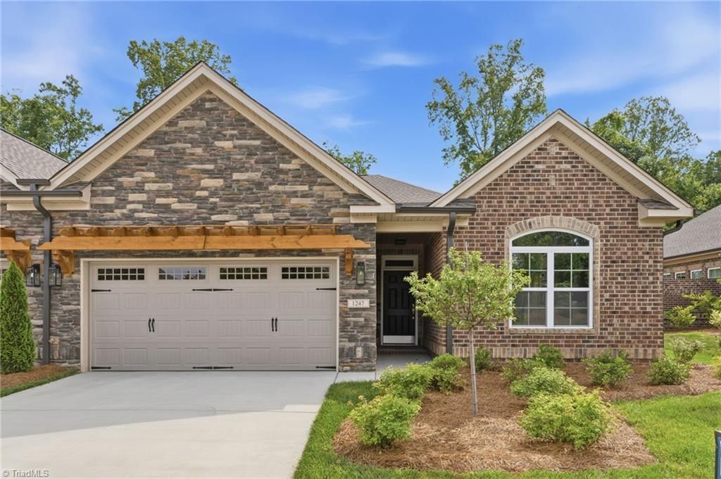293 Dunvegan Lane, Burlington, NC 27215 Main Photo