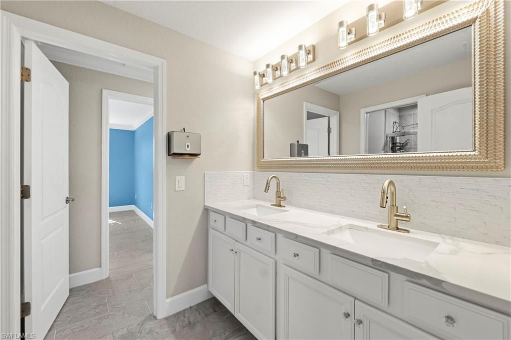 11905 Hickory Estate Cir, Fort Myers, FL 33913 Photo