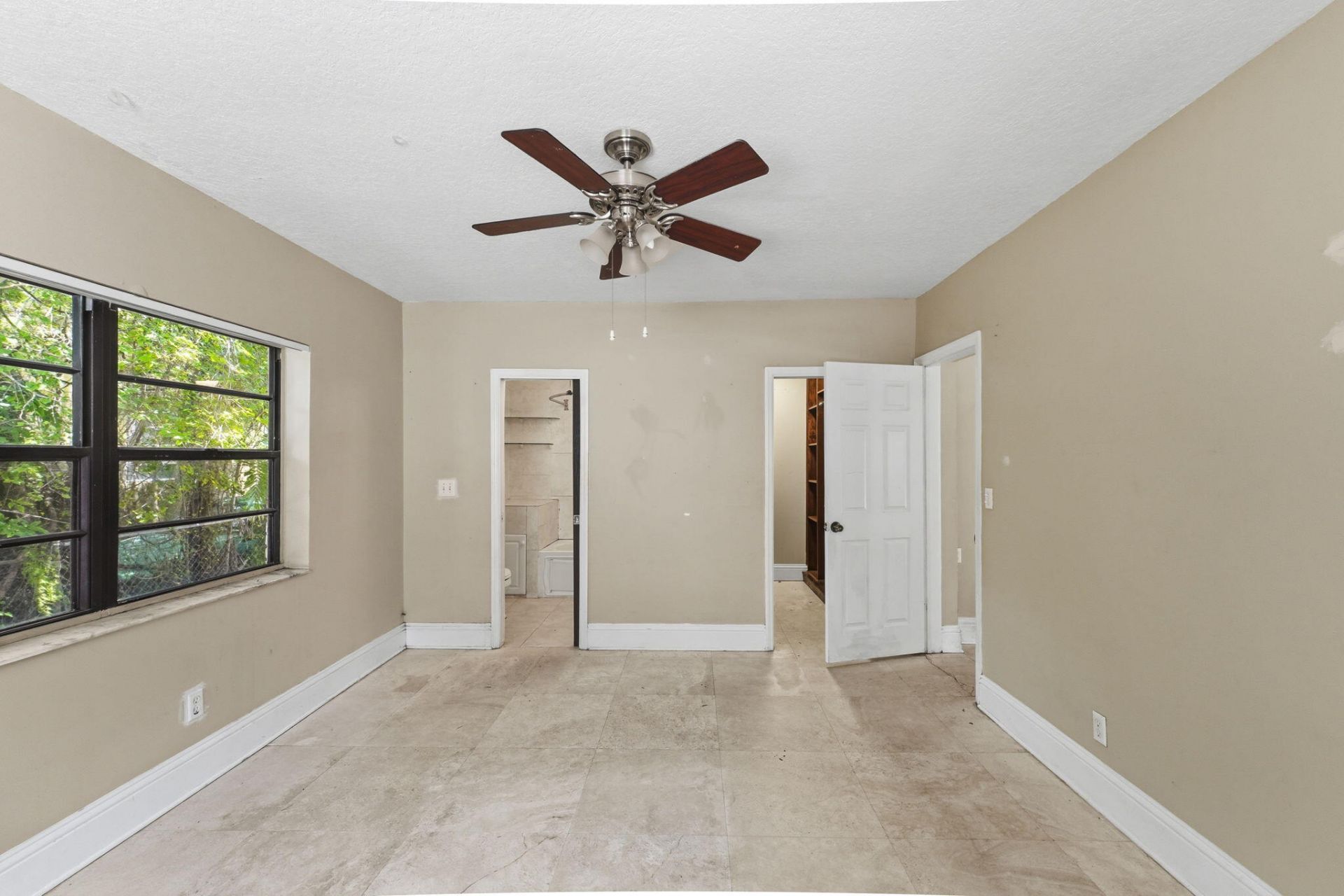 1060 NE 123rd Street, North Miami, FL 33161 Photo