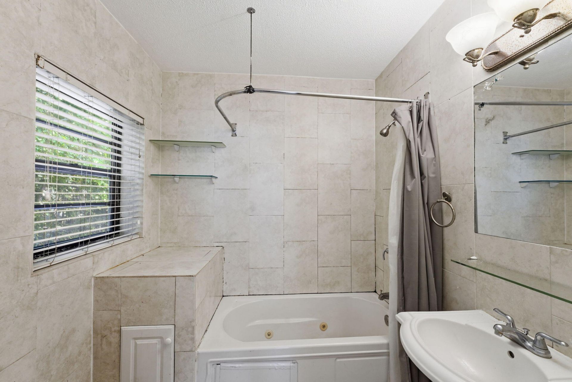 1060 NE 123rd Street, North Miami, FL 33161 Photo