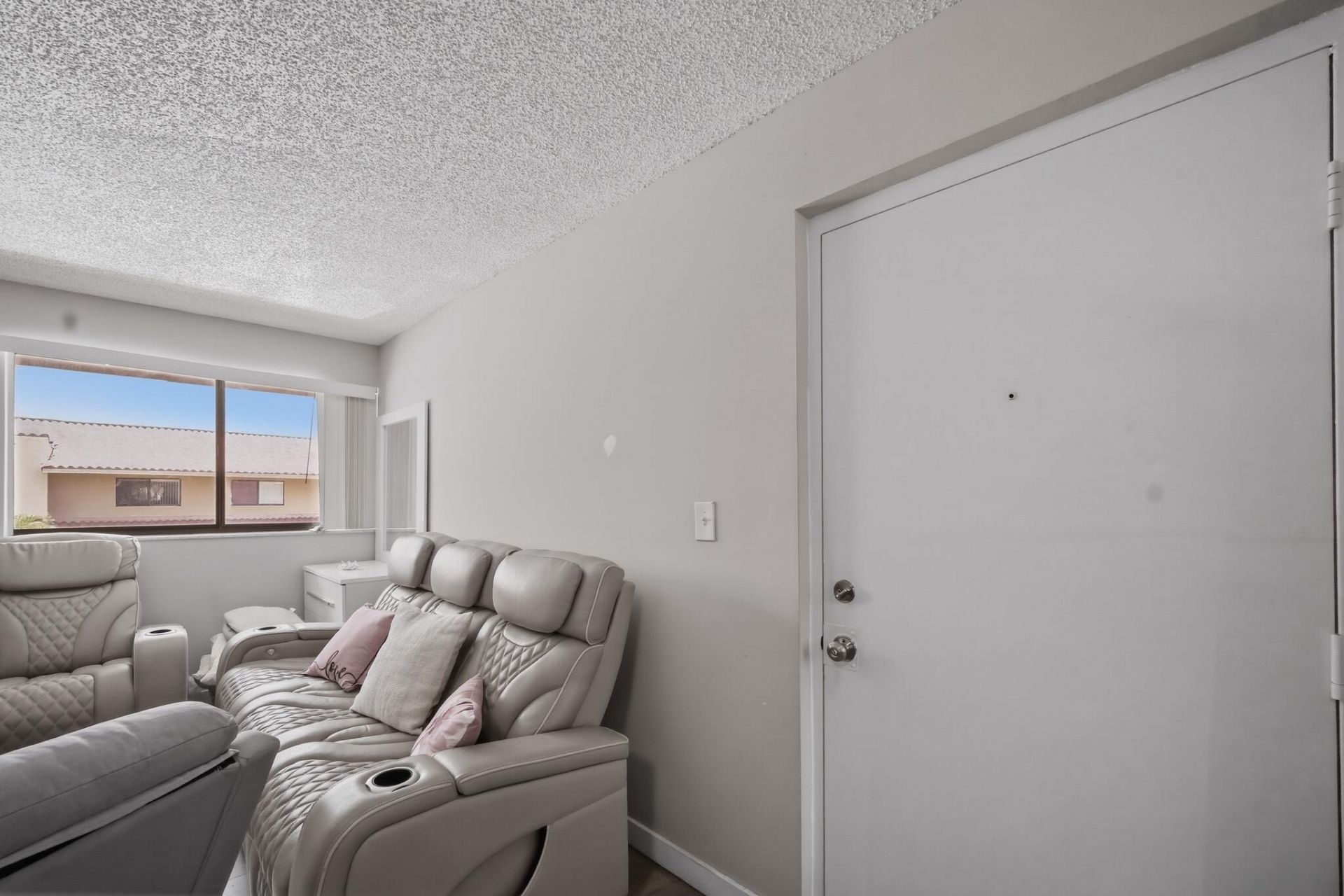 2710 W 60th Place, Unit 205, Hialeah, FL 33016 Photo
