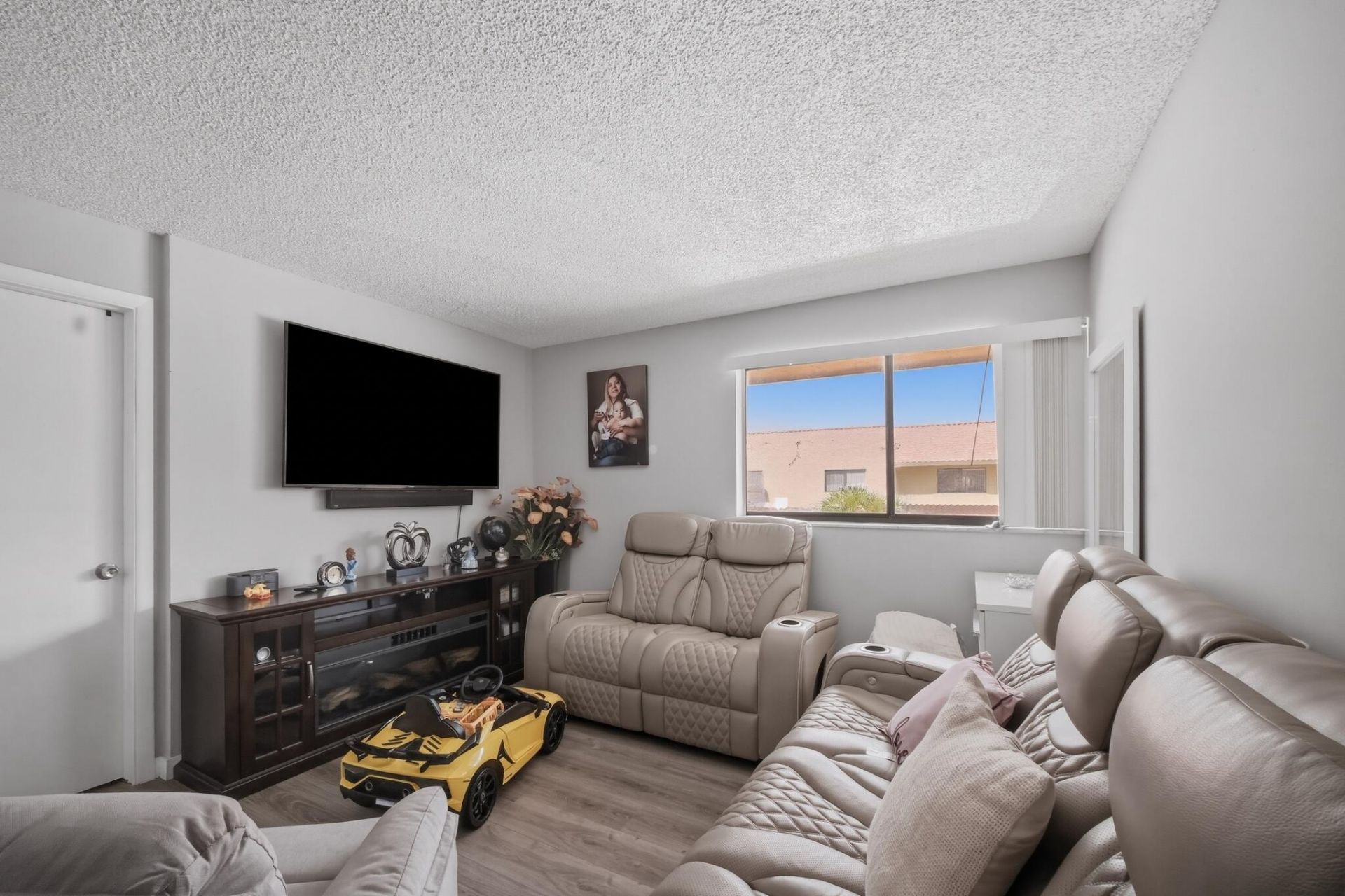 2710 W 60th Place, Unit 205, Hialeah, FL 33016 Photo