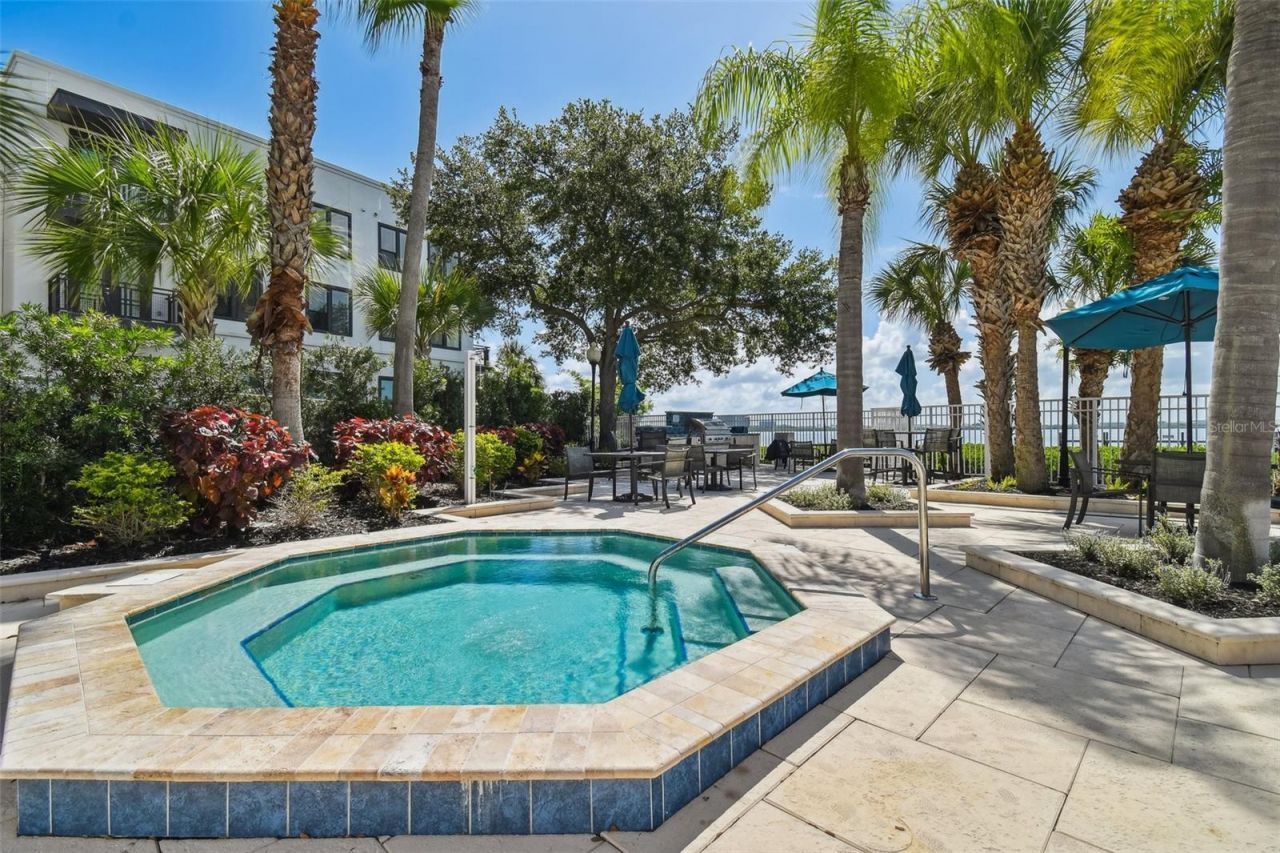 1201 Bay Club Circle , Tampa, FL 33607 Photo