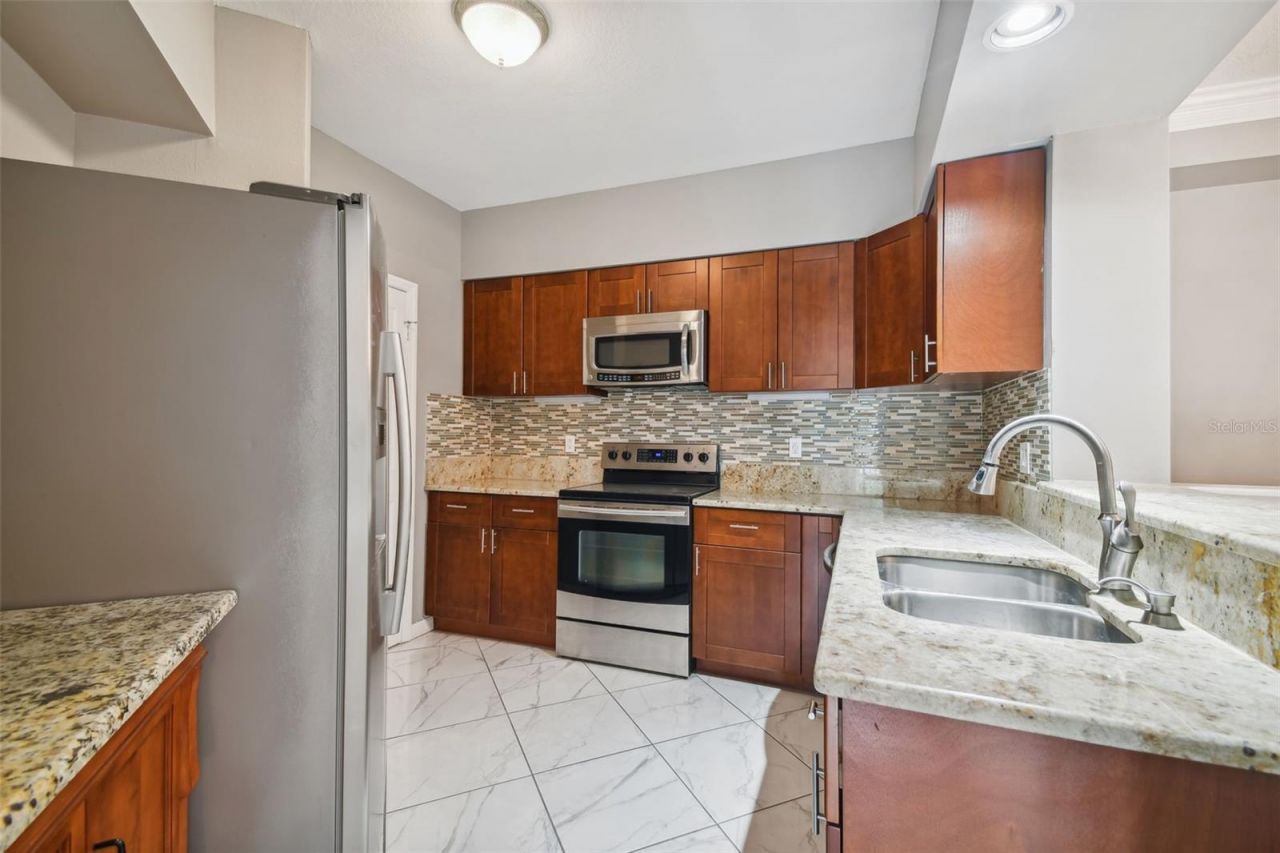 1201 Bay Club Circle , Tampa, FL 33607 Photo