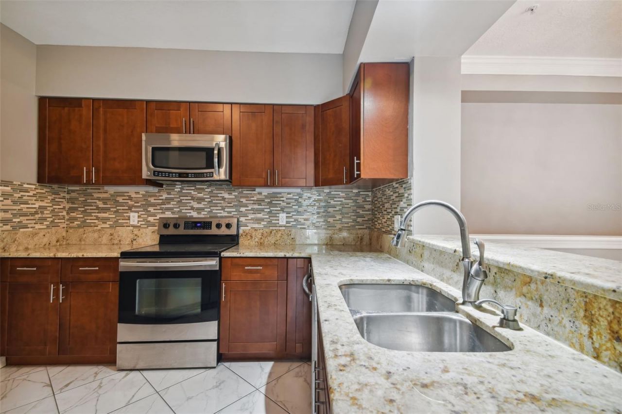 1201 Bay Club Circle , Tampa, FL 33607 Photo