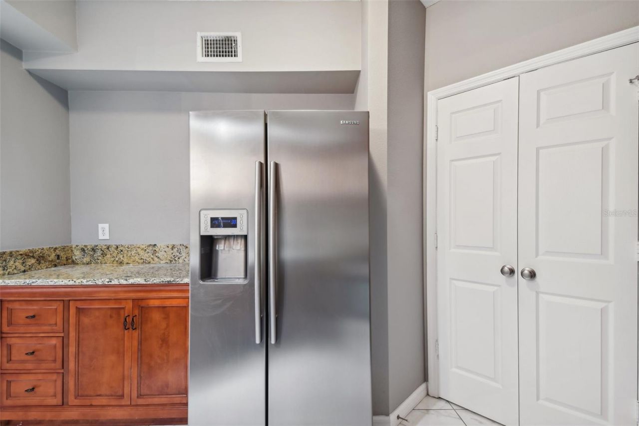 1201 Bay Club Circle , Tampa, FL 33607 Photo