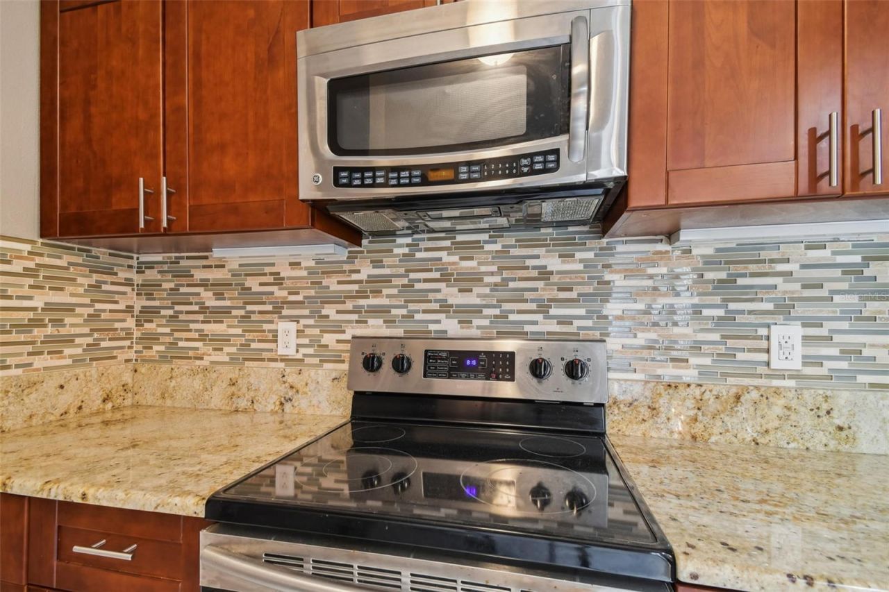 1201 Bay Club Circle , Tampa, FL 33607 Photo
