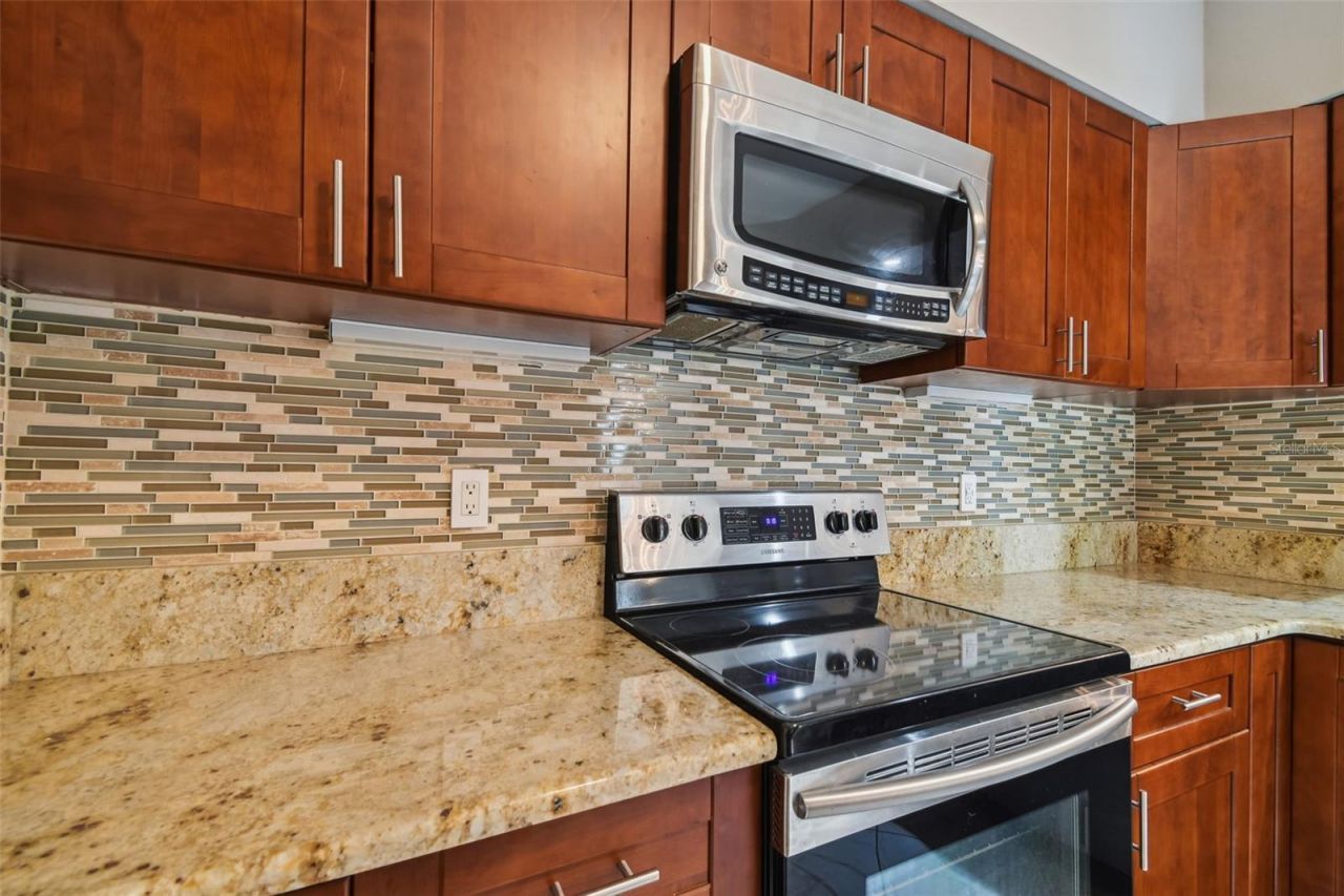 1201 Bay Club Circle , Tampa, FL 33607 Photo
