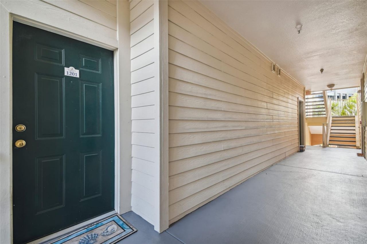 1201 Bay Club Circle , Tampa, FL 33607 Photo