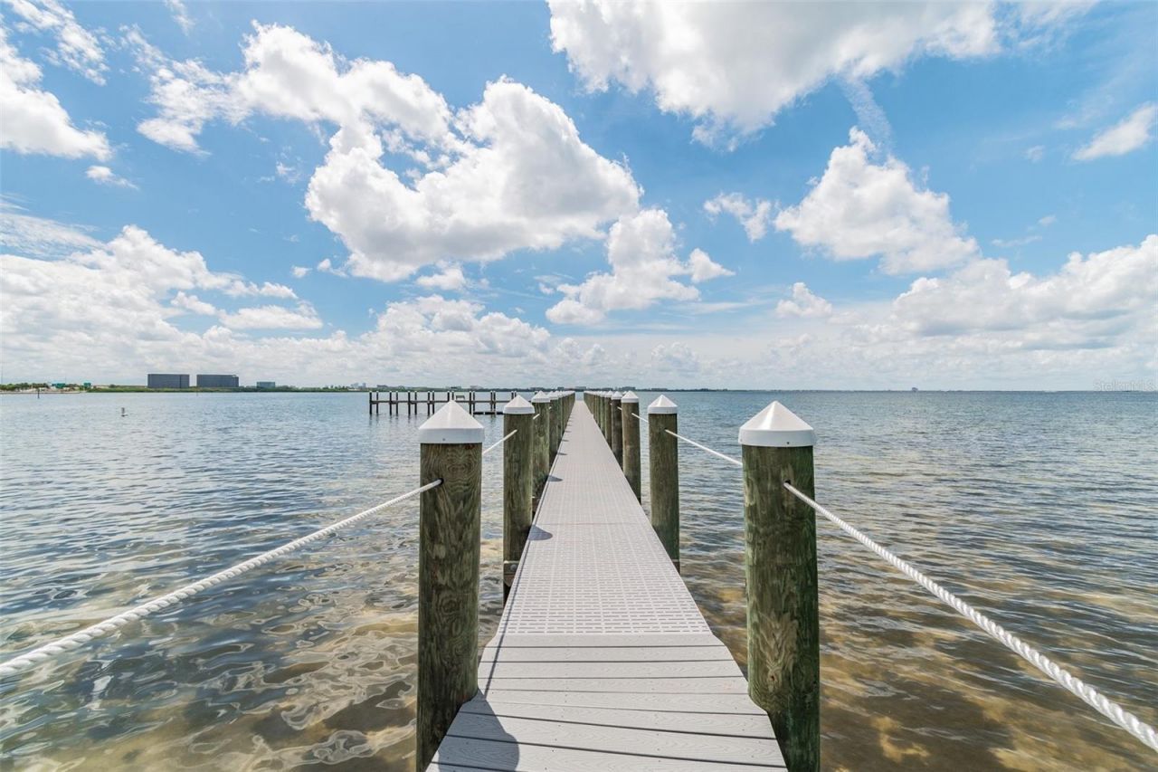 1201 Bay Club Circle , Tampa, FL 33607 Photo