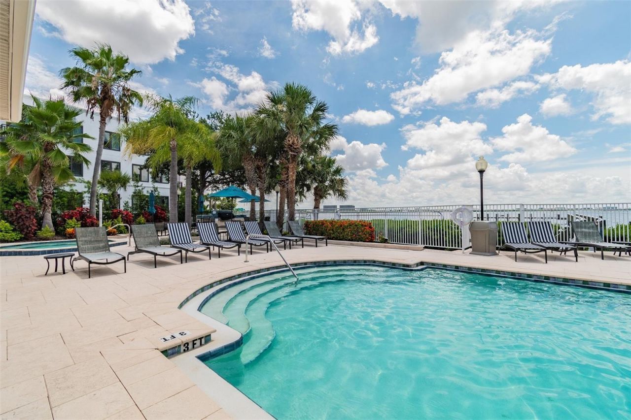 1201 Bay Club Circle , Tampa, FL 33607 Photo