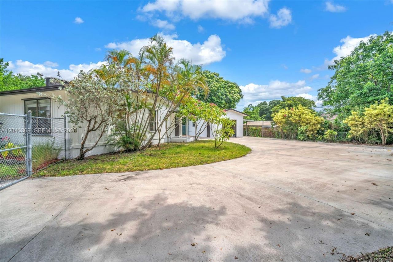 5096 SW 28th Ter , Fort Lauderdale, FL 33312 Photo