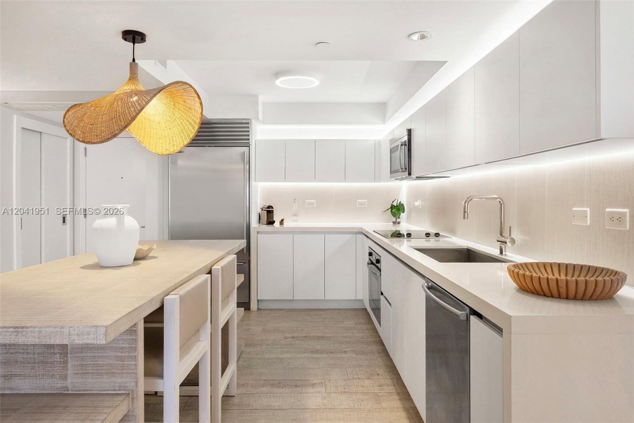 102 24th St , Unit 1213, Miami Beach, FL 33139 Photo