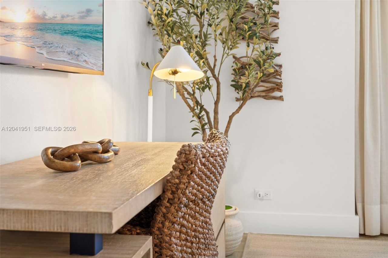 102 24th St , Unit 1213, Miami Beach, FL 33139 Photo