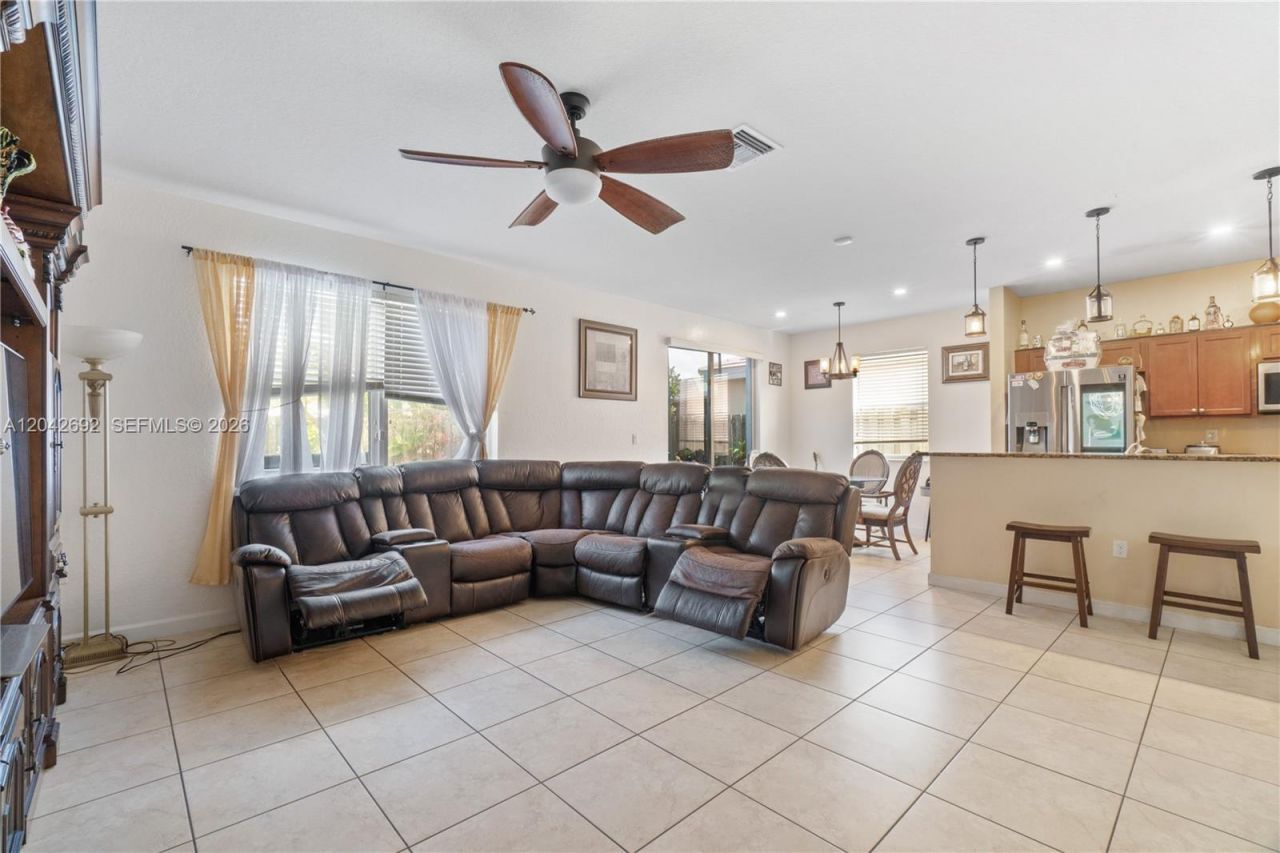 3379 NE 1st St, Homestead, FL 33033 Photo