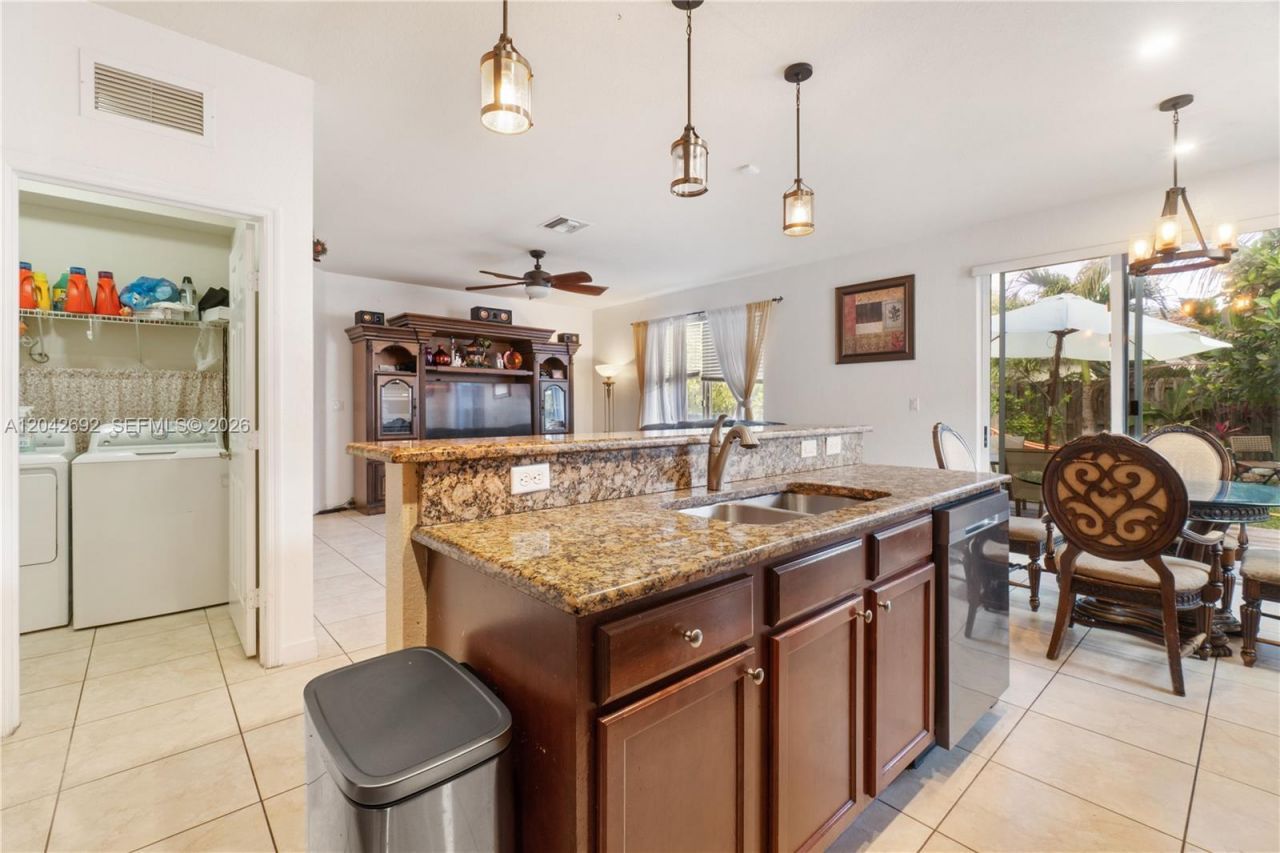 3379 NE 1st St, Homestead, FL 33033 Photo